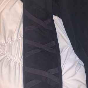 SUPER COOL ATHLETA MESH BOTTOM CROPPED LEGGINGS